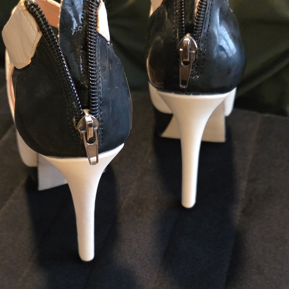 Sole Society Black and Cream Heels - Picture 2 of 7